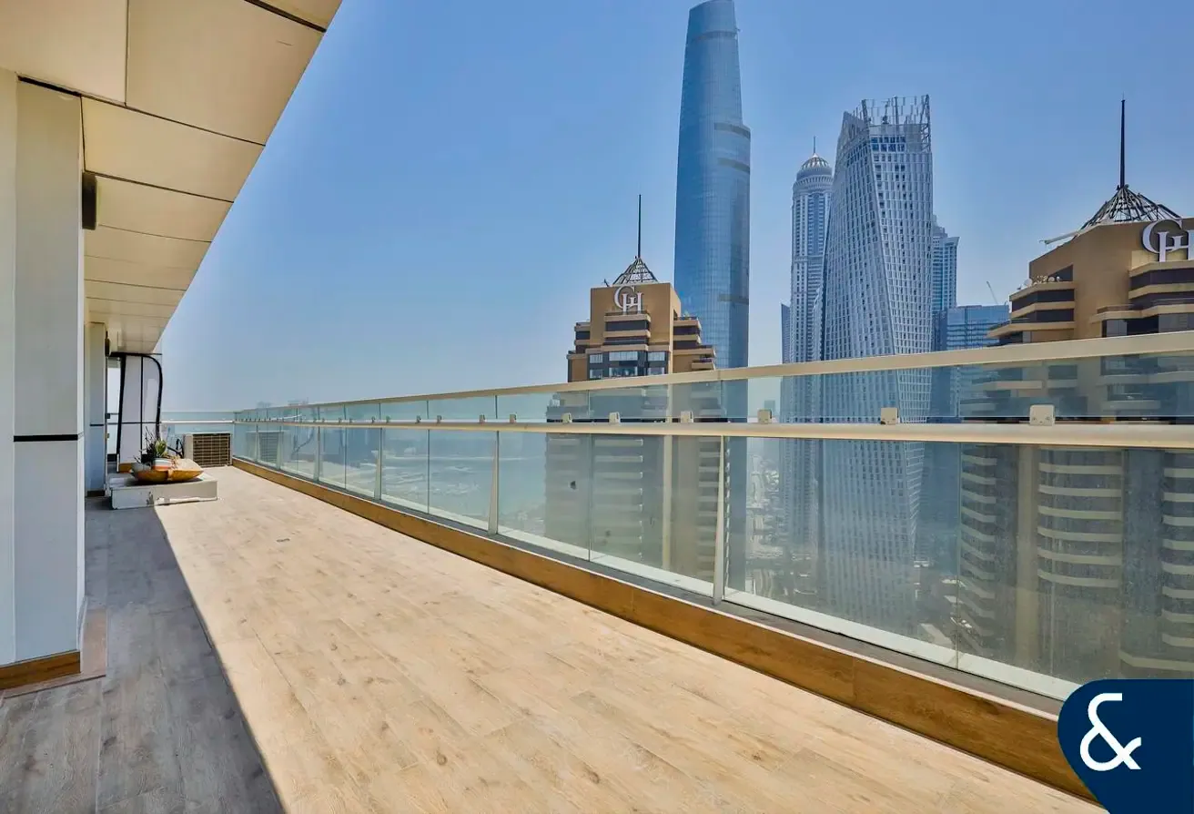Penthouse | Renovated | 5 Bed | Sea View