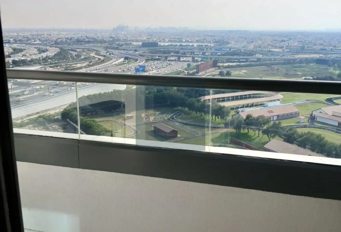 High Floor | Vacant | Bright and Spacious layout