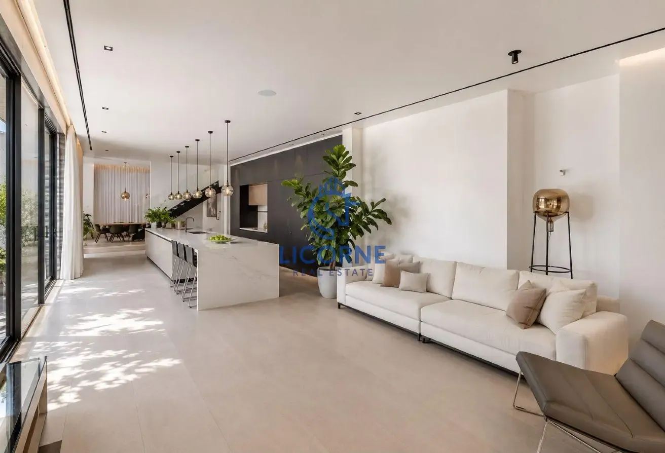 LUXURY VILLA | SPACIOUS LAYOUT | PEARL JUMEIRAH