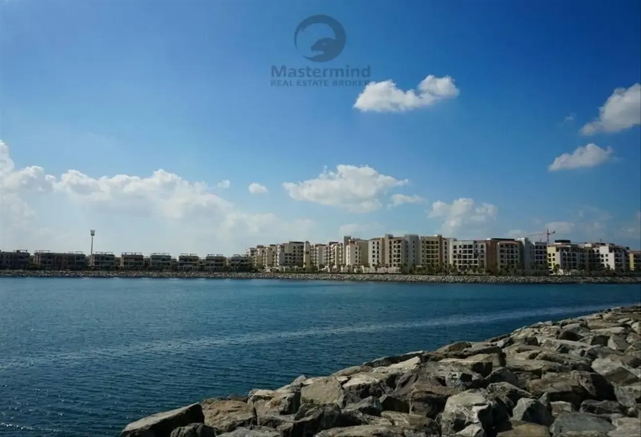Corner Plot, Vaastu, Best Deal in Pearl Jumeirah