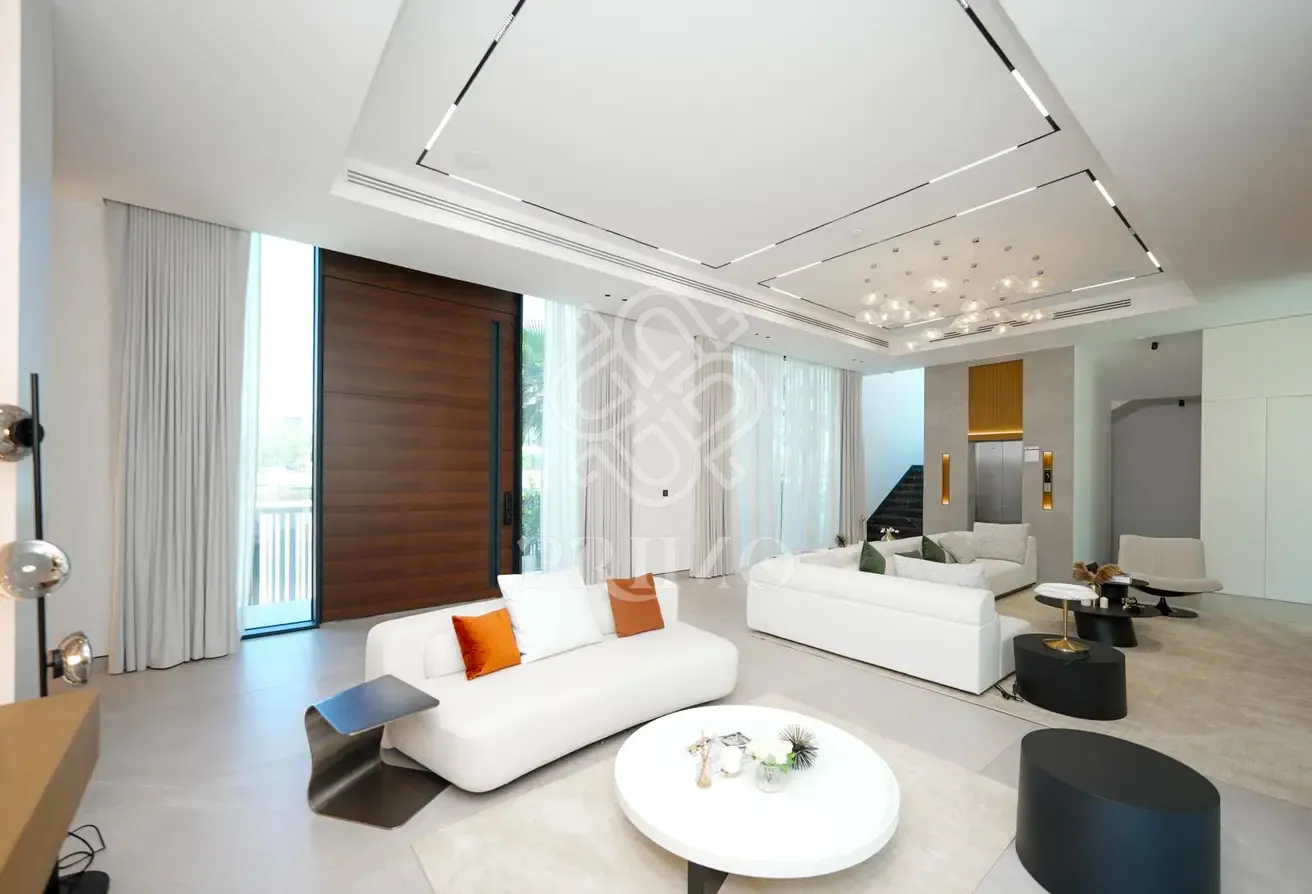 5 BR Mansion | Corner Plot | Fully Furnished