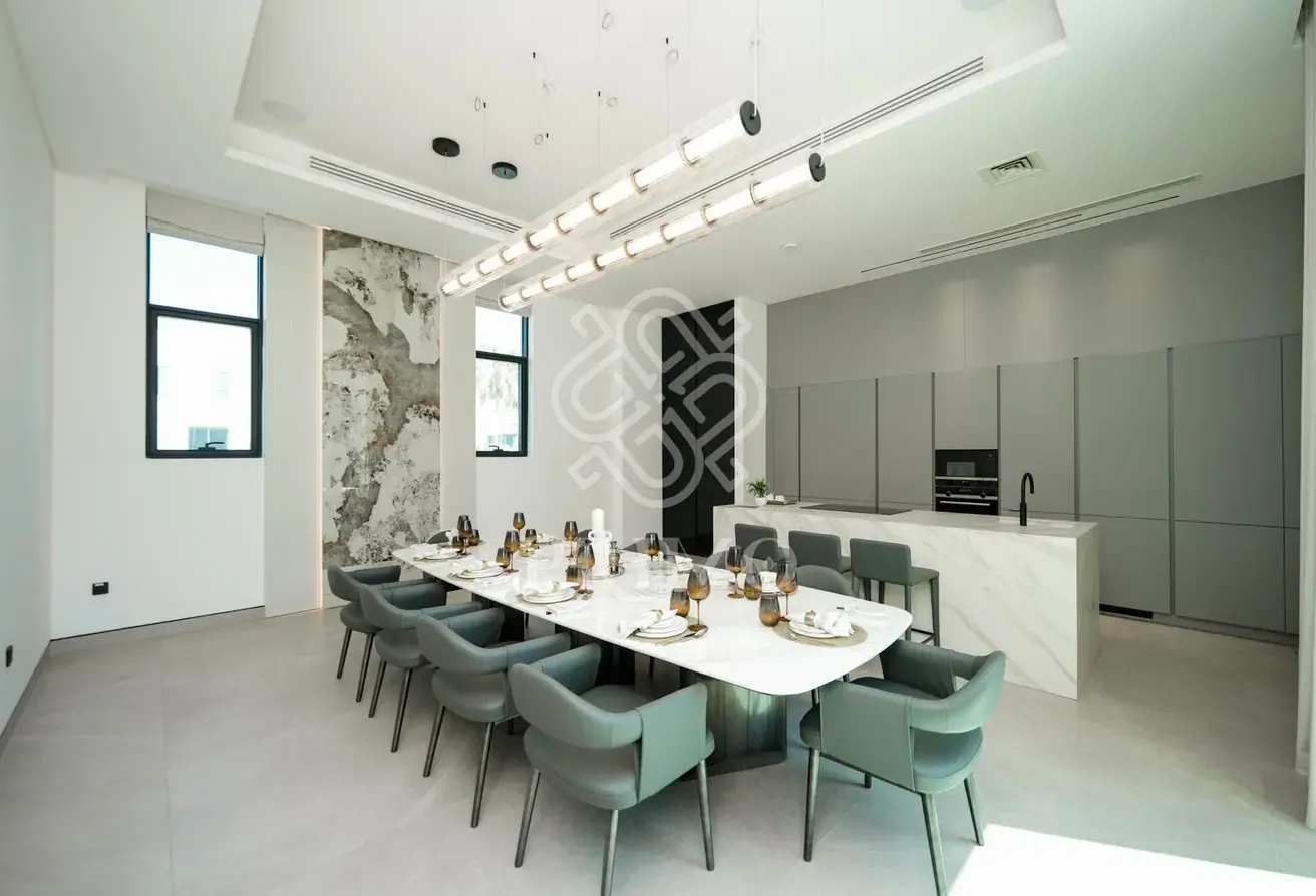 5 BR Mansion | Corner Plot | Fully Furnished