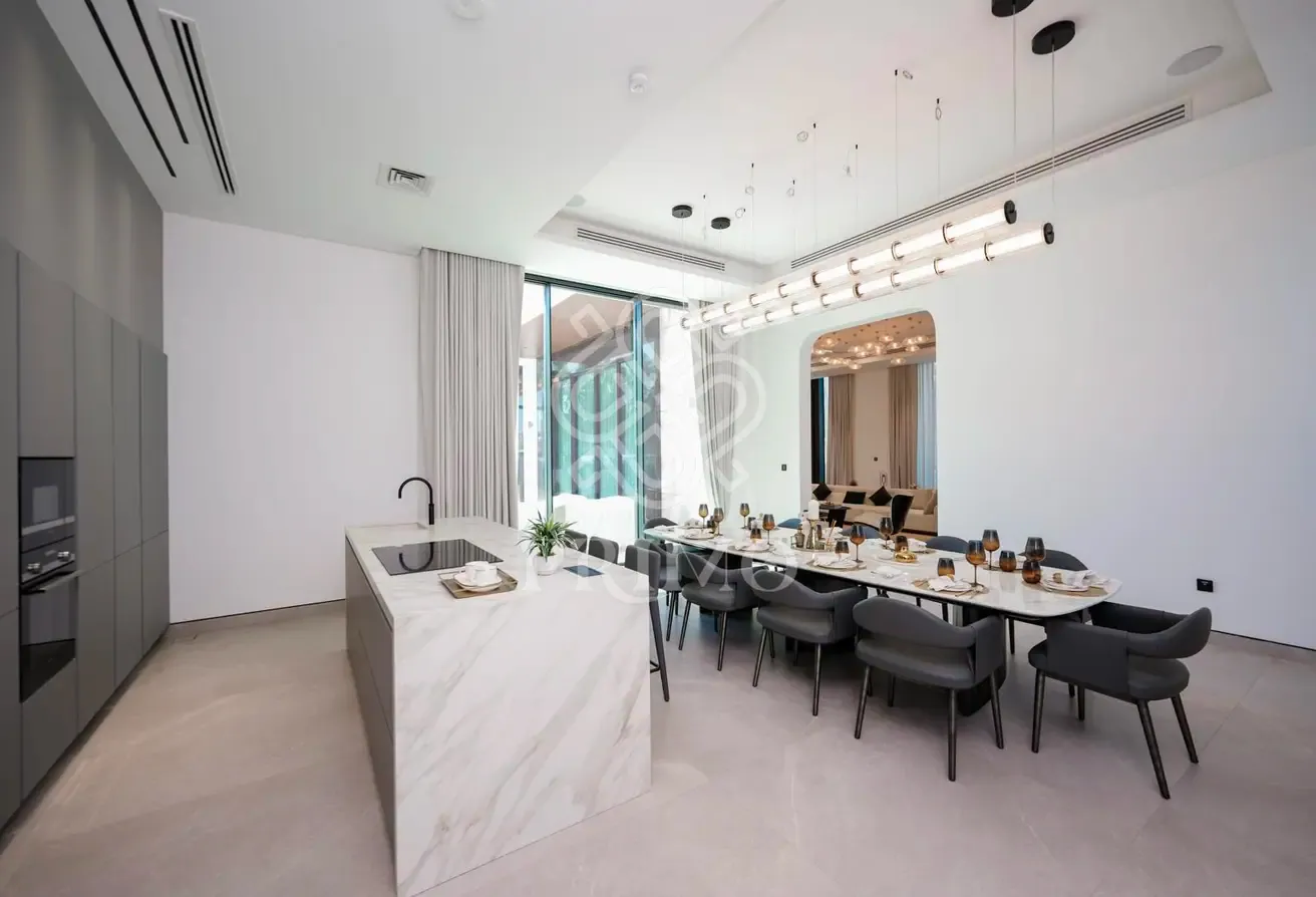 5 BR Mansion | Corner Plot | Fully Furnished