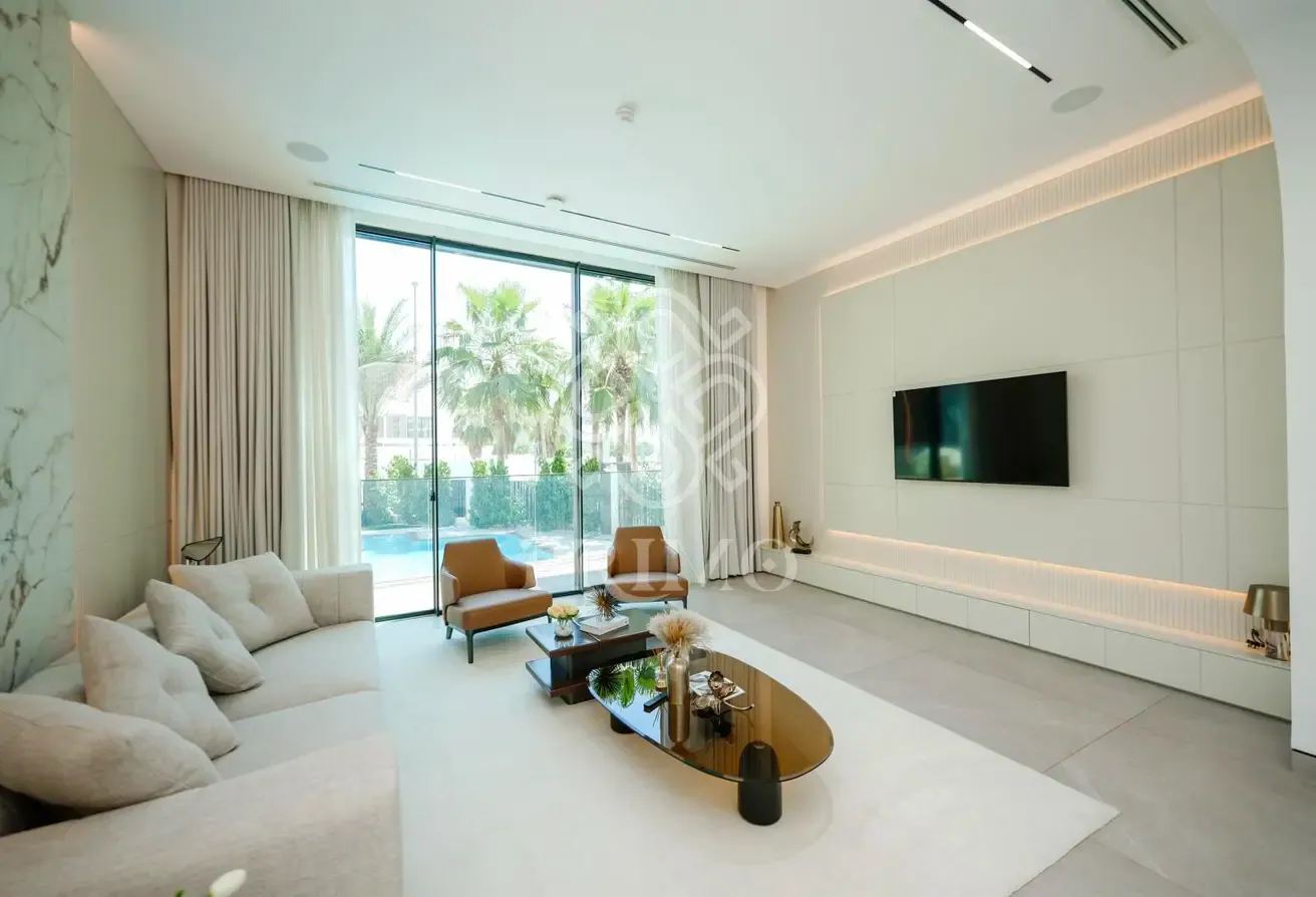 5 BR Mansion | Corner Plot | Fully Furnished