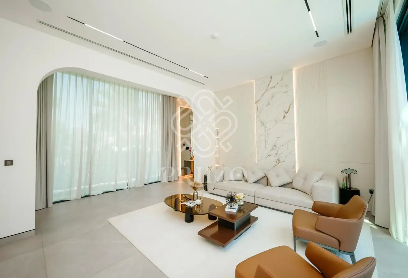 5 BR Mansion | Corner Plot | Fully Furnished