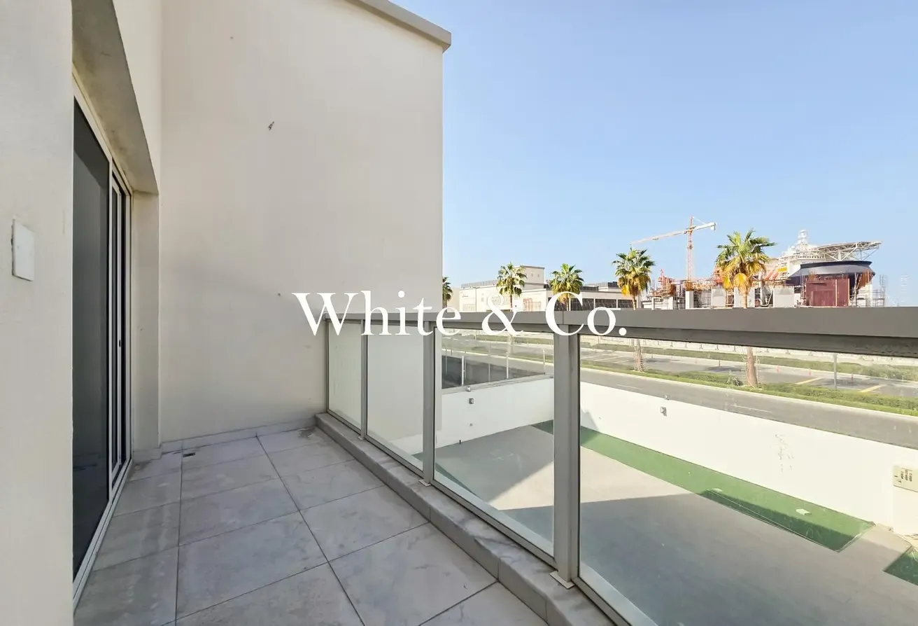 Luxury Villa | Private Pool | vacant Soon