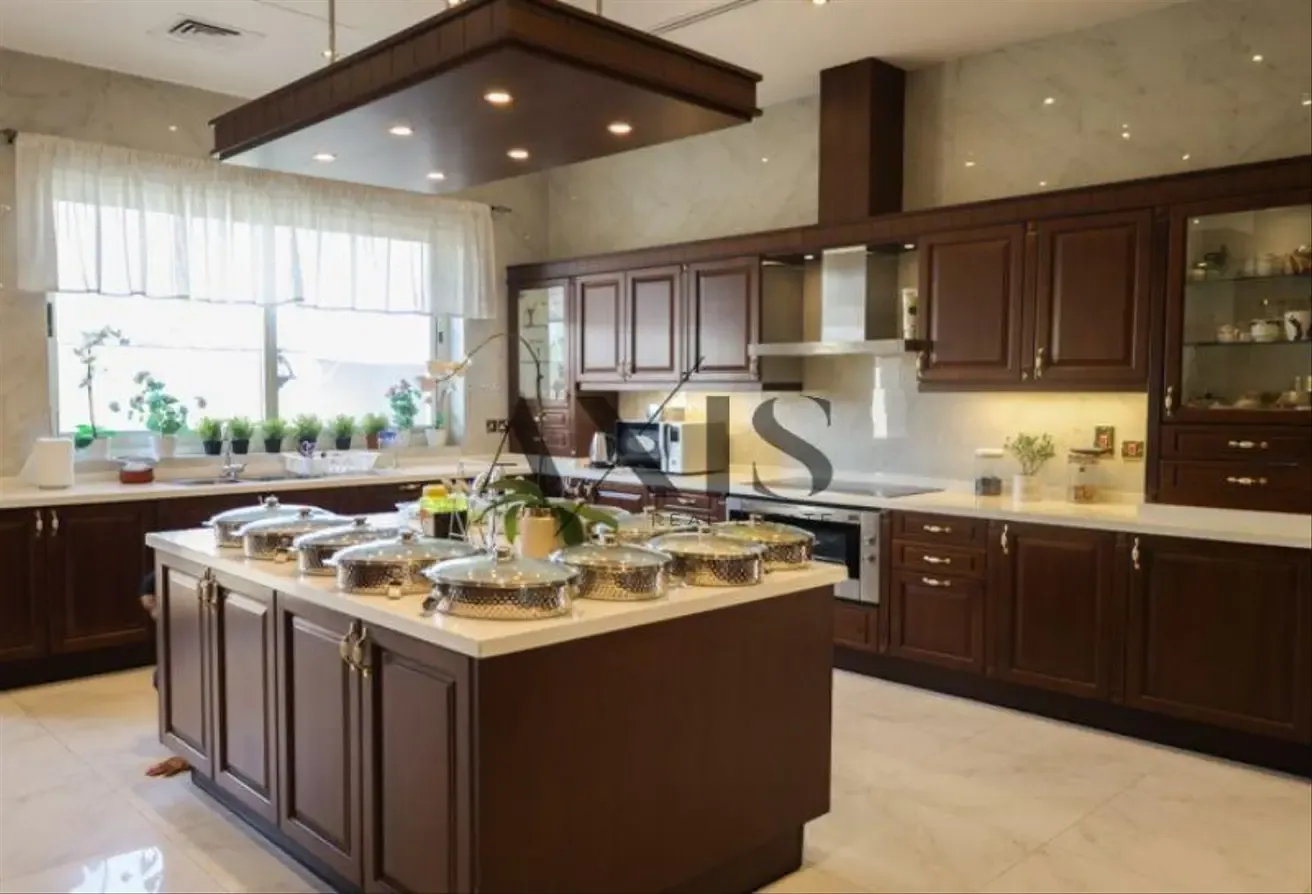Classic Luxury Villa | Custom Built | Ideal Deal