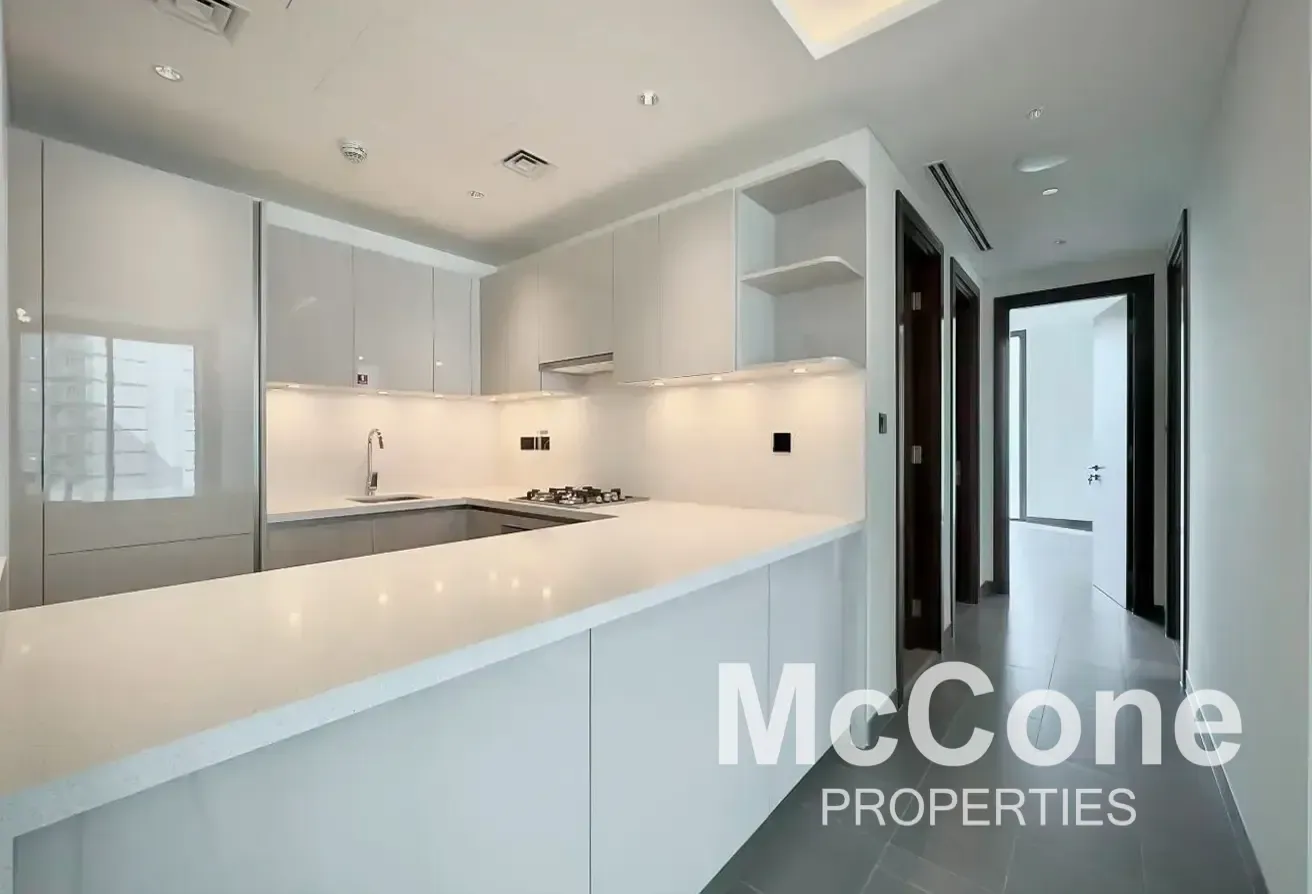 Plus Study | High Floor | Pool View