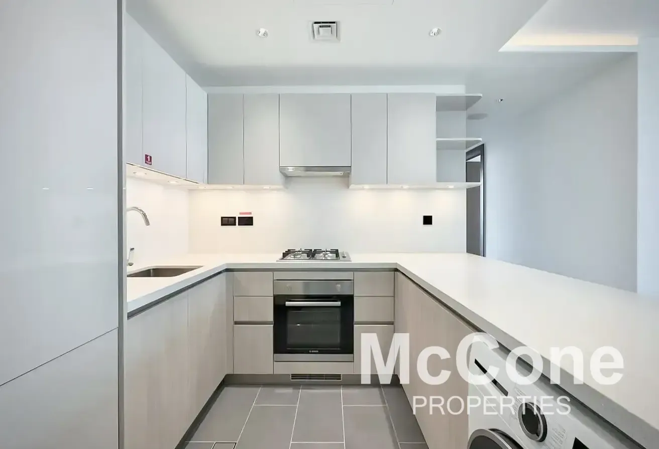 Plus Study | High Floor | Pool View