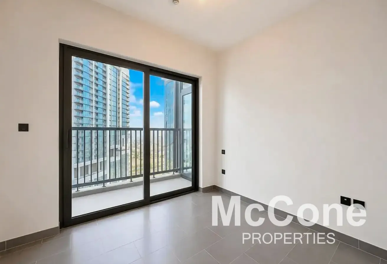 Plus Study | High Floor | Pool View