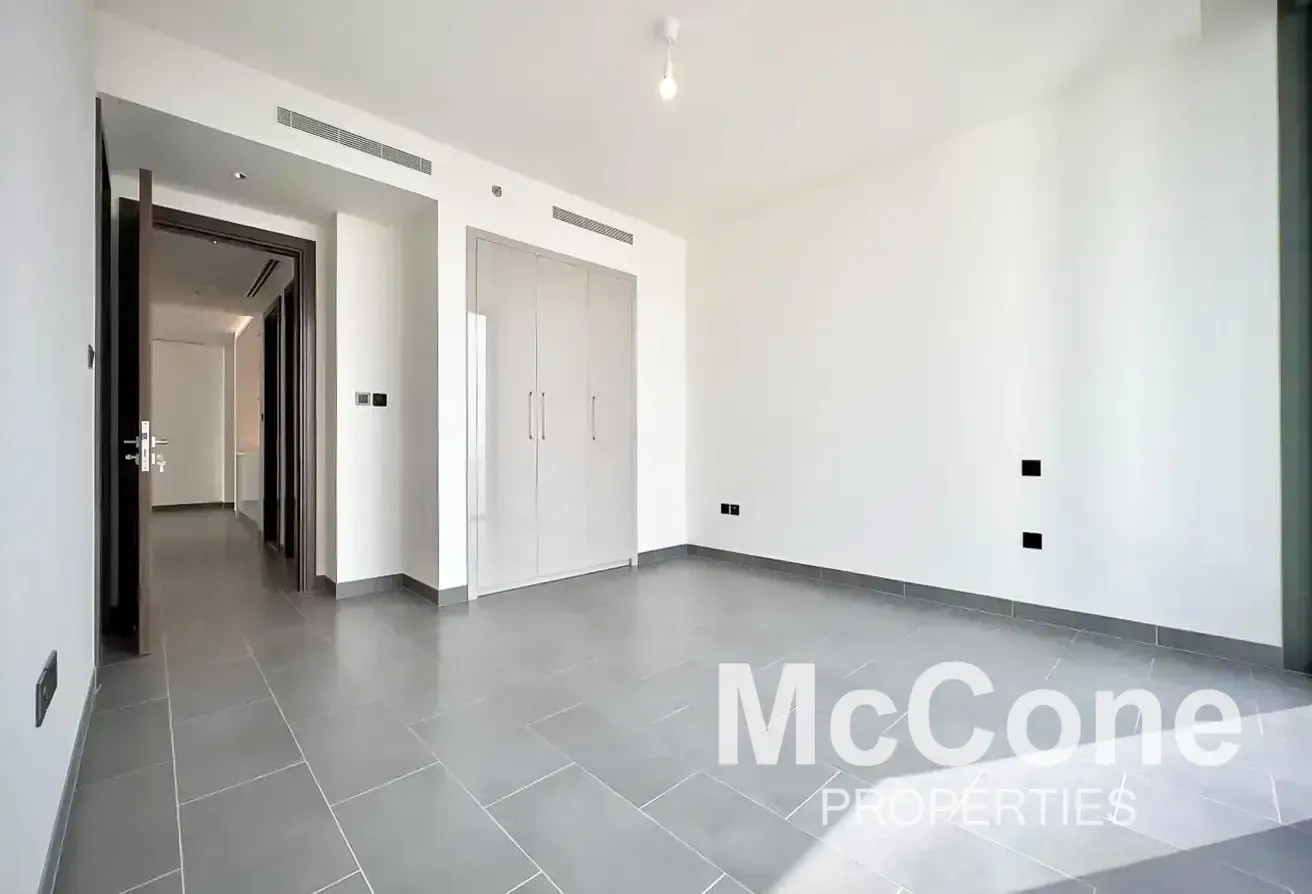 Plus Study | High Floor | Pool View