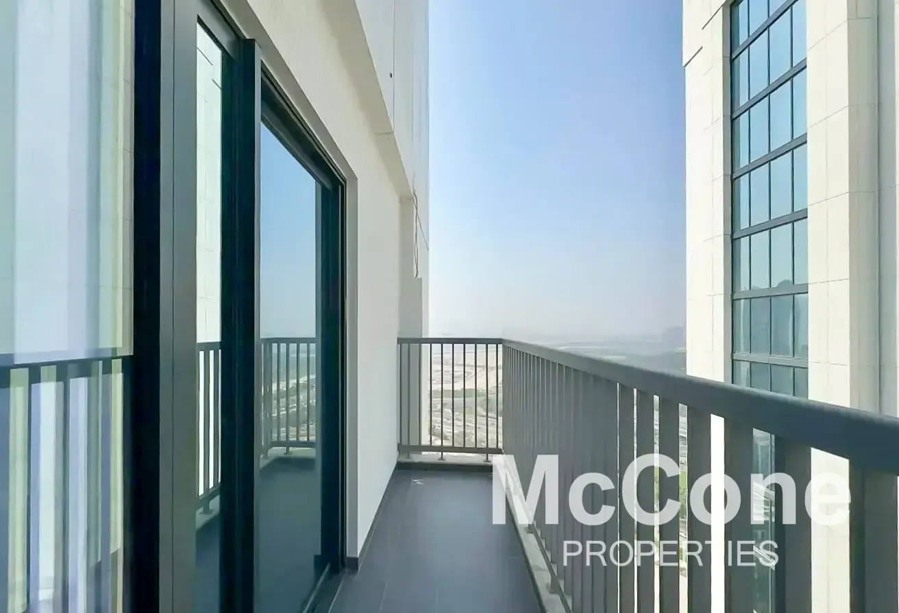 Plus Study | High Floor | Pool View