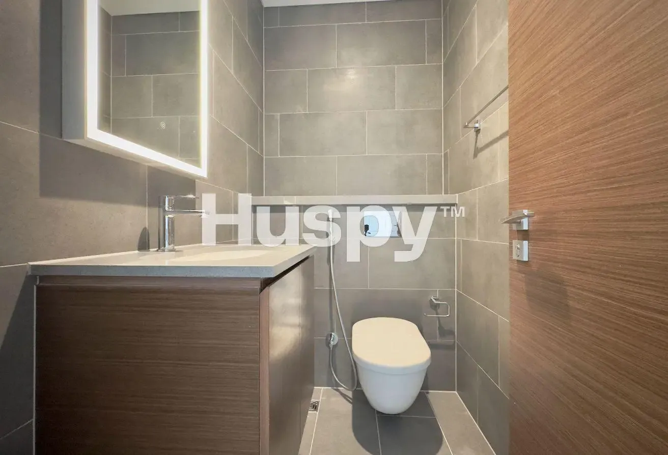 Maids Room | Lagoon View | High Floor