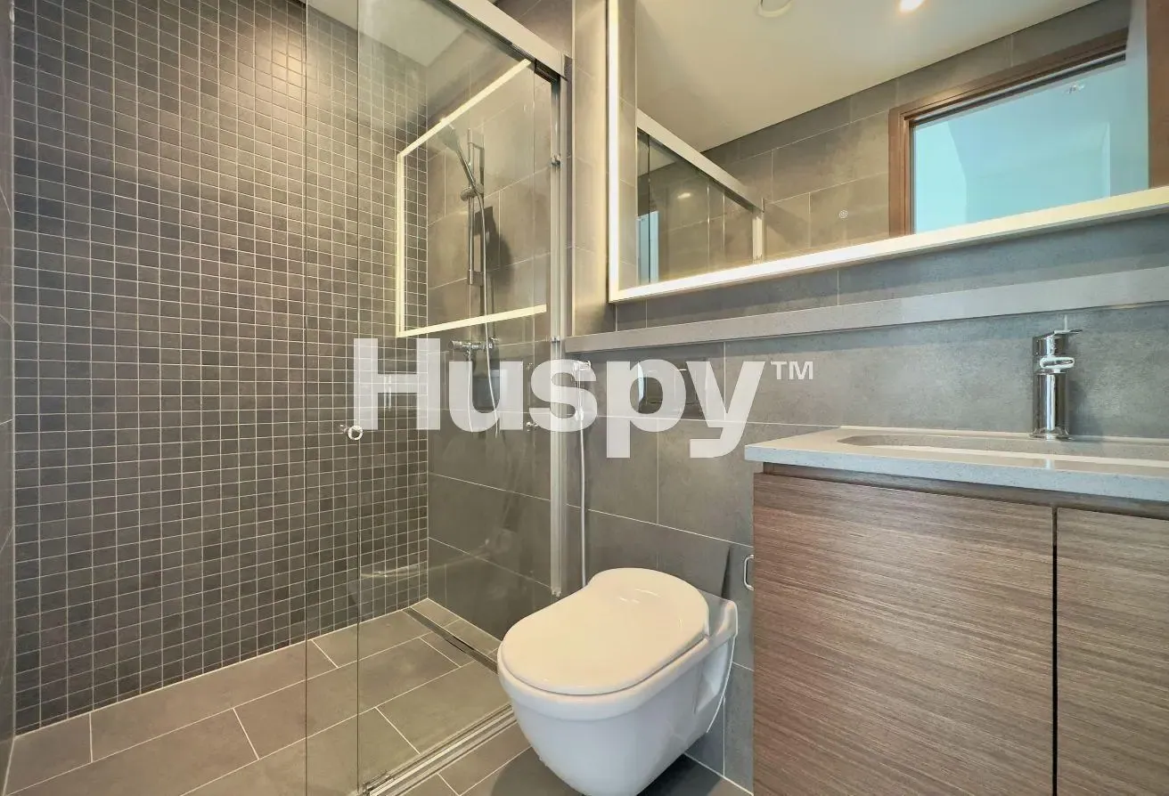 Maids Room | Lagoon View | High Floor