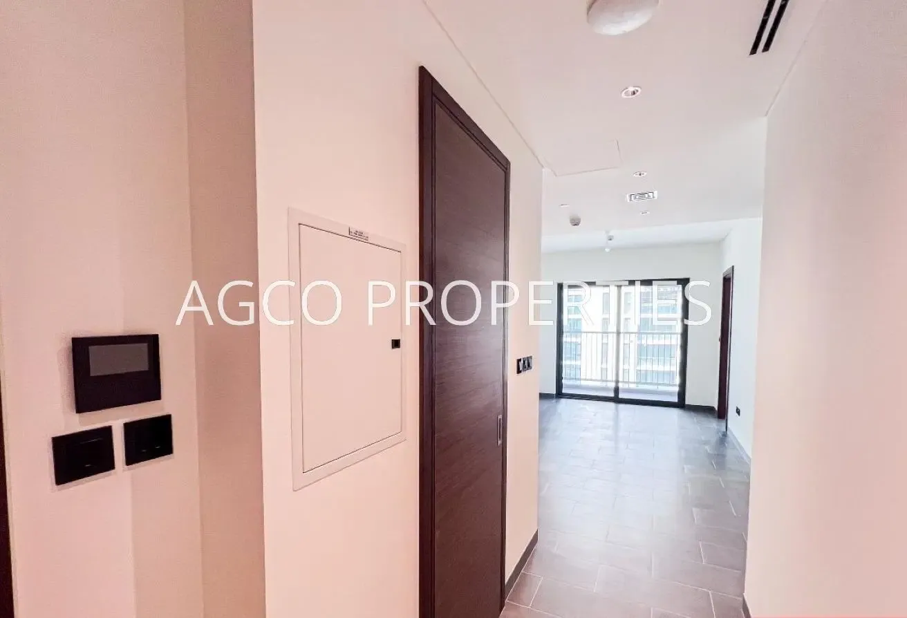 1BR+Study | Downtown View | 2YPP