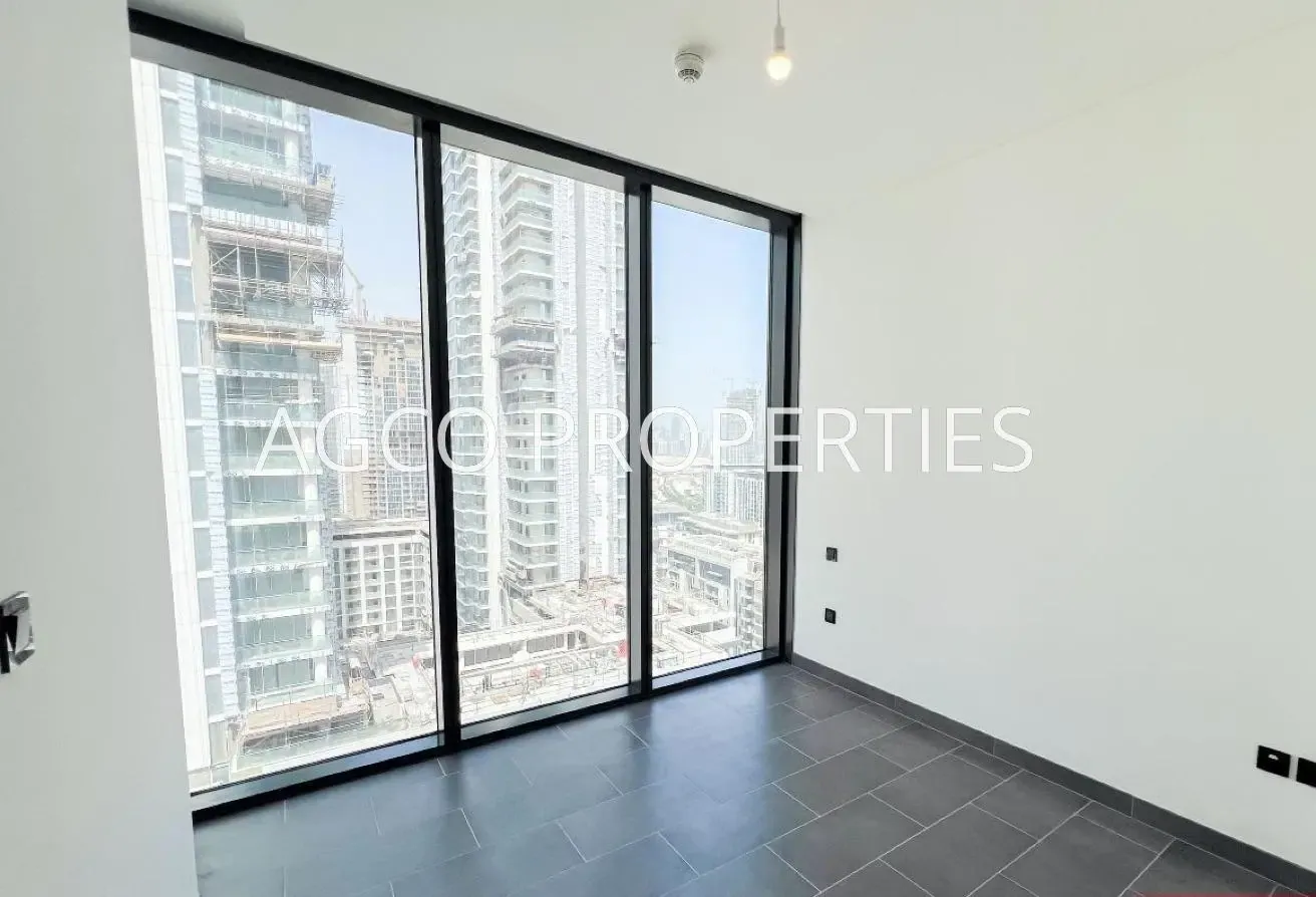 1BR+Study | Downtown View | 2YPP