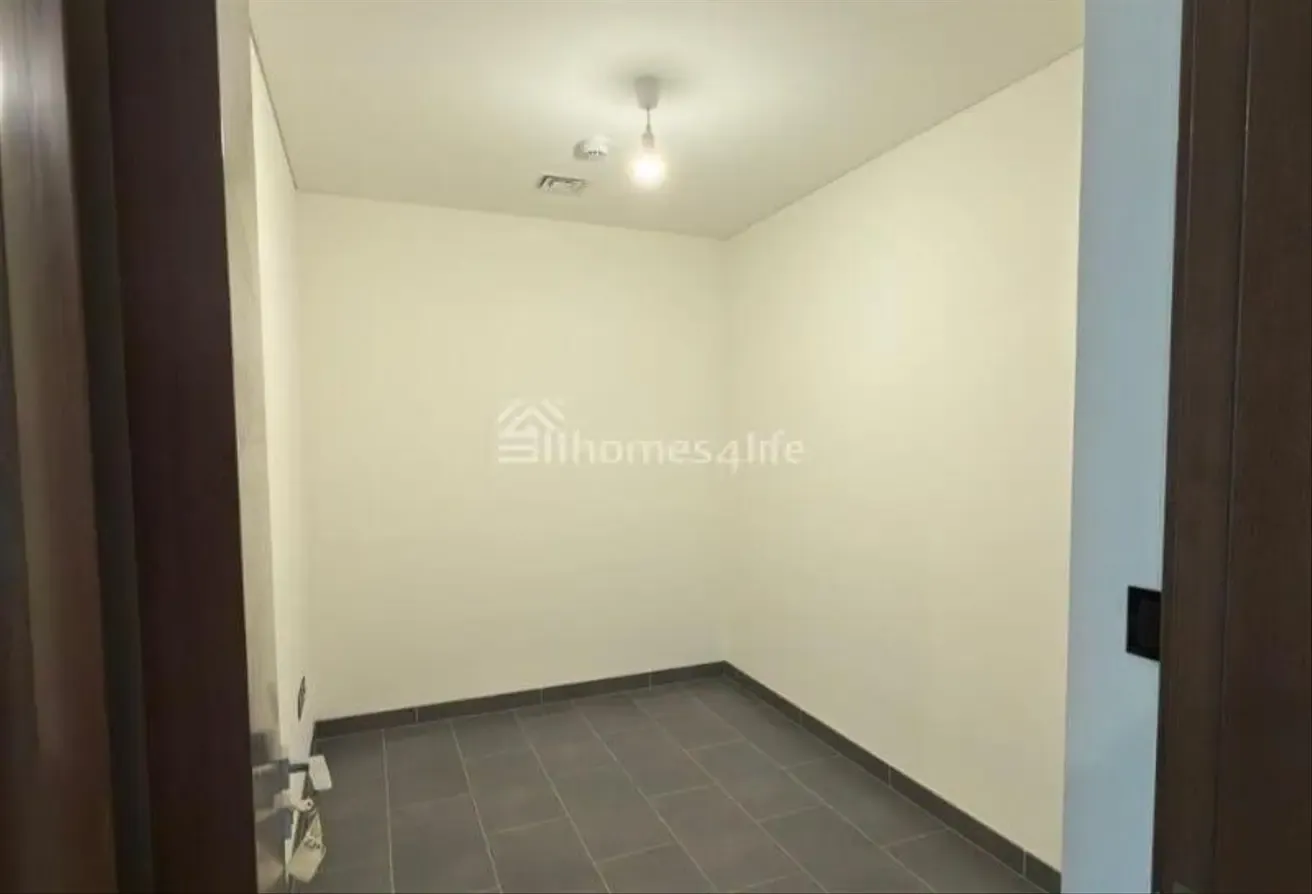 1 Bedroom + STUDY + STORAGE | Canal View |