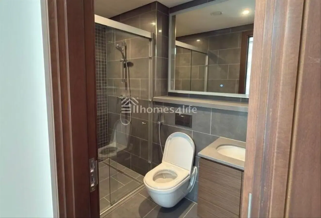 1 Bedroom + STUDY + STORAGE | Canal View |