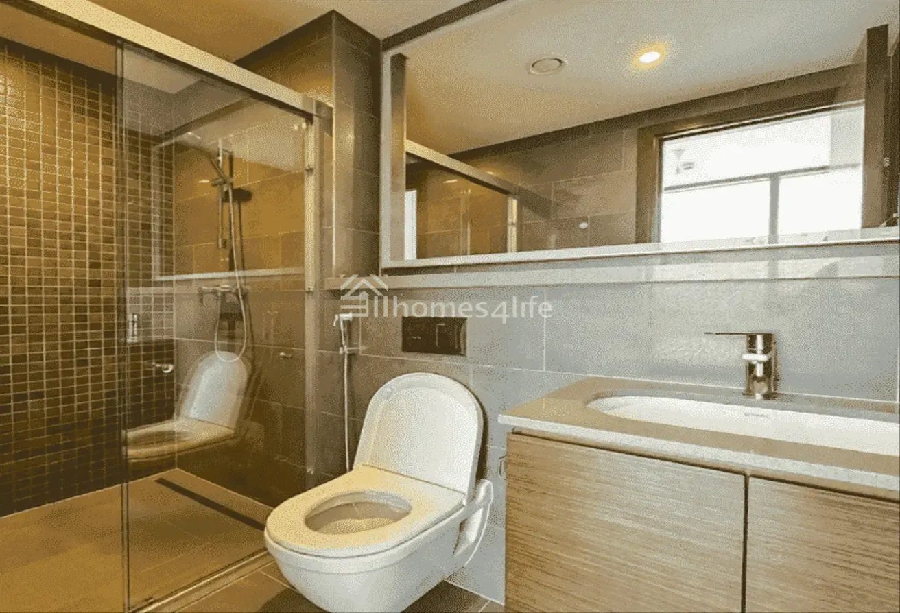 1 Bedroom + STUDY + STORAGE | Canal View |