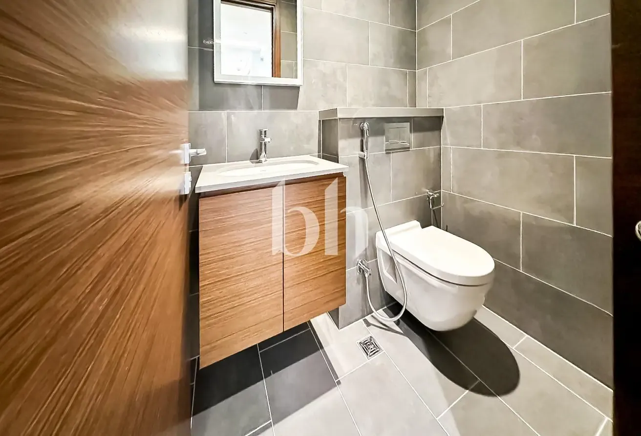 Unique Layout | Corner Unit | Negotiable