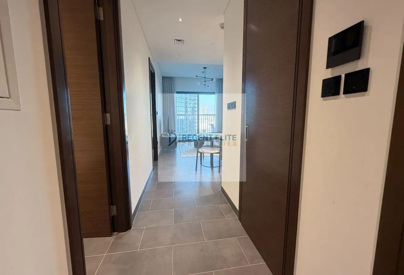 1bed plus Study- Pool View- Vacant- Furnished