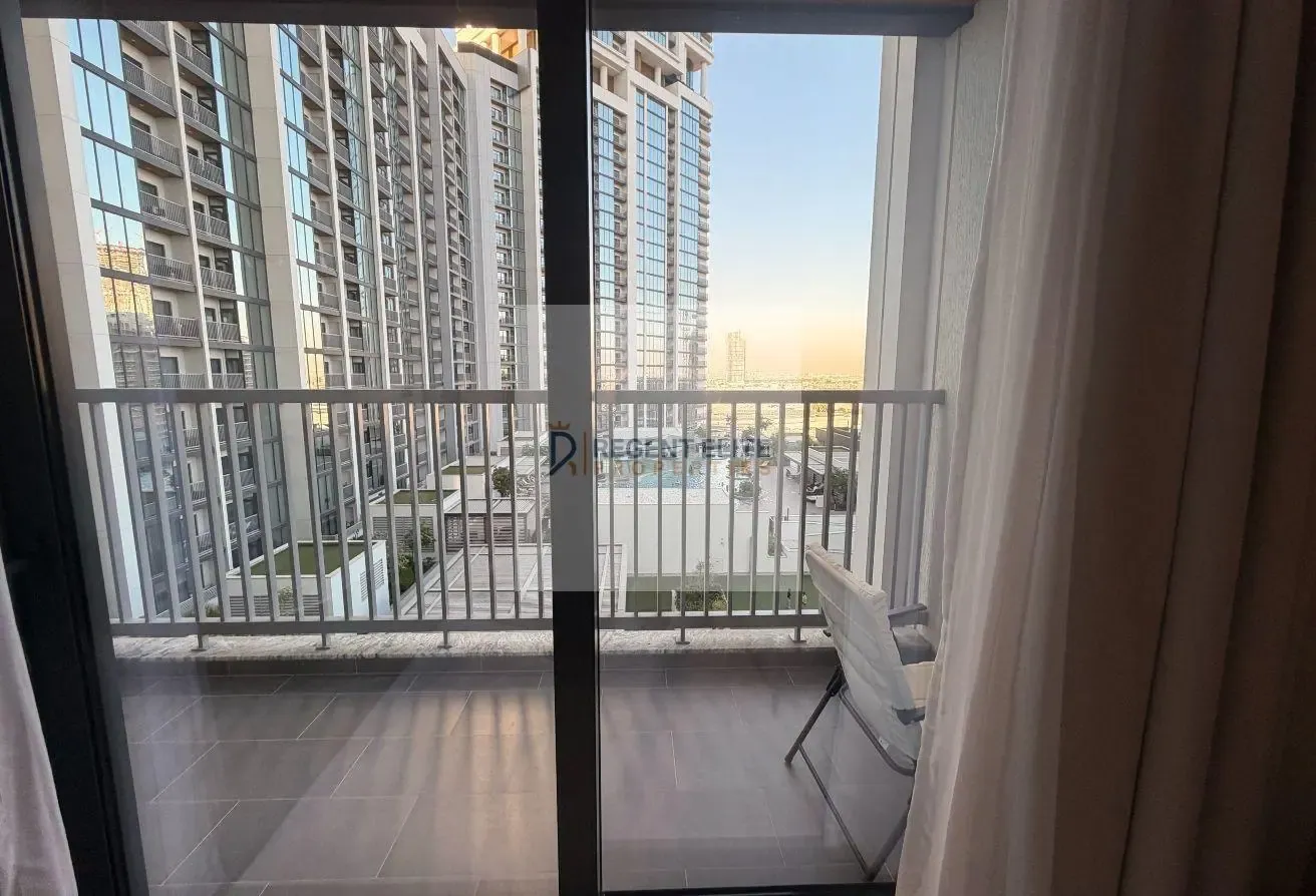 1bed plus Study- Pool View- Vacant- Furnished