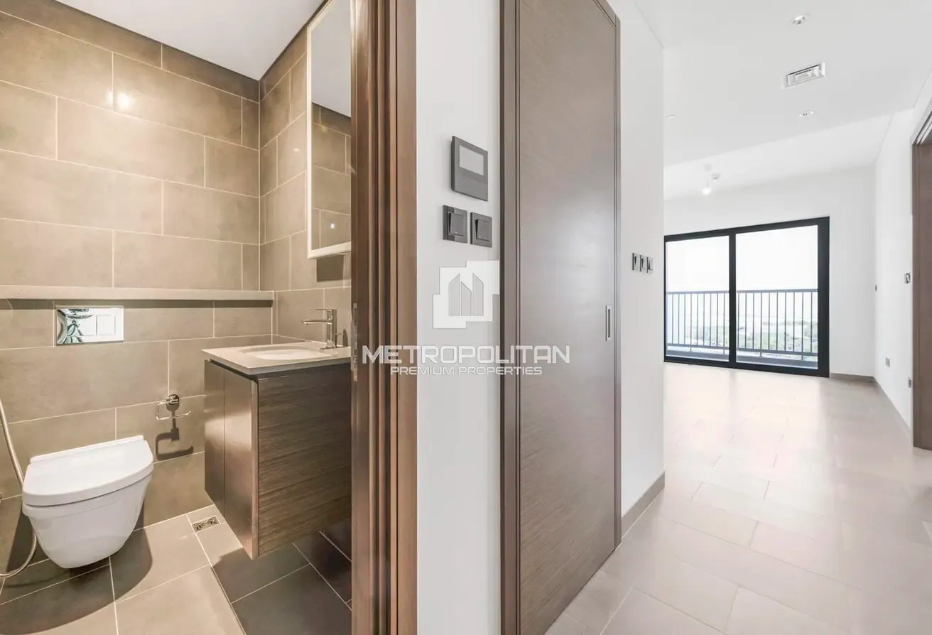High Floor | Hartland View | Investor Pick