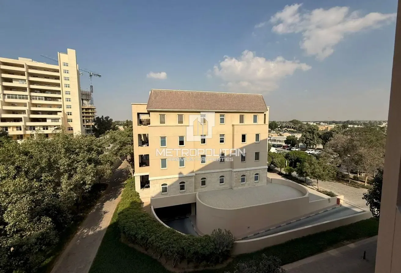 Fully Upgraded 2 Bedrooms | Furnished | Ideal ROI