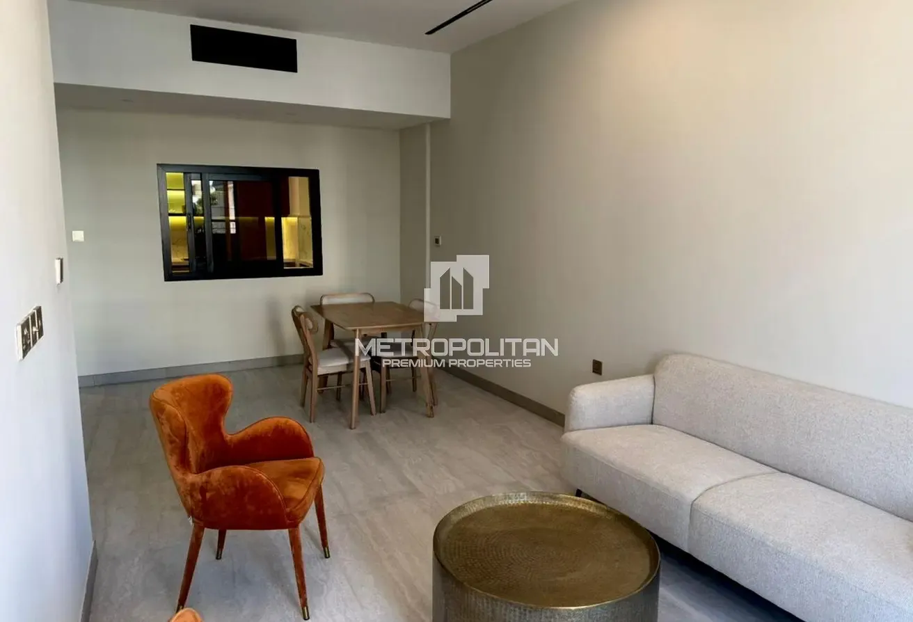 Fully Upgraded 2 Bedrooms | Furnished | Ideal ROI