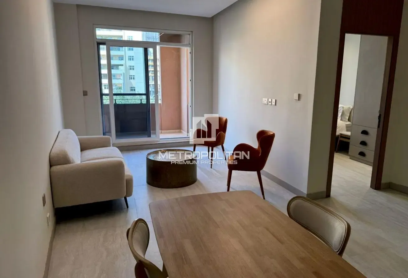 Fully Upgraded 2 Bedrooms | Furnished | Ideal ROI