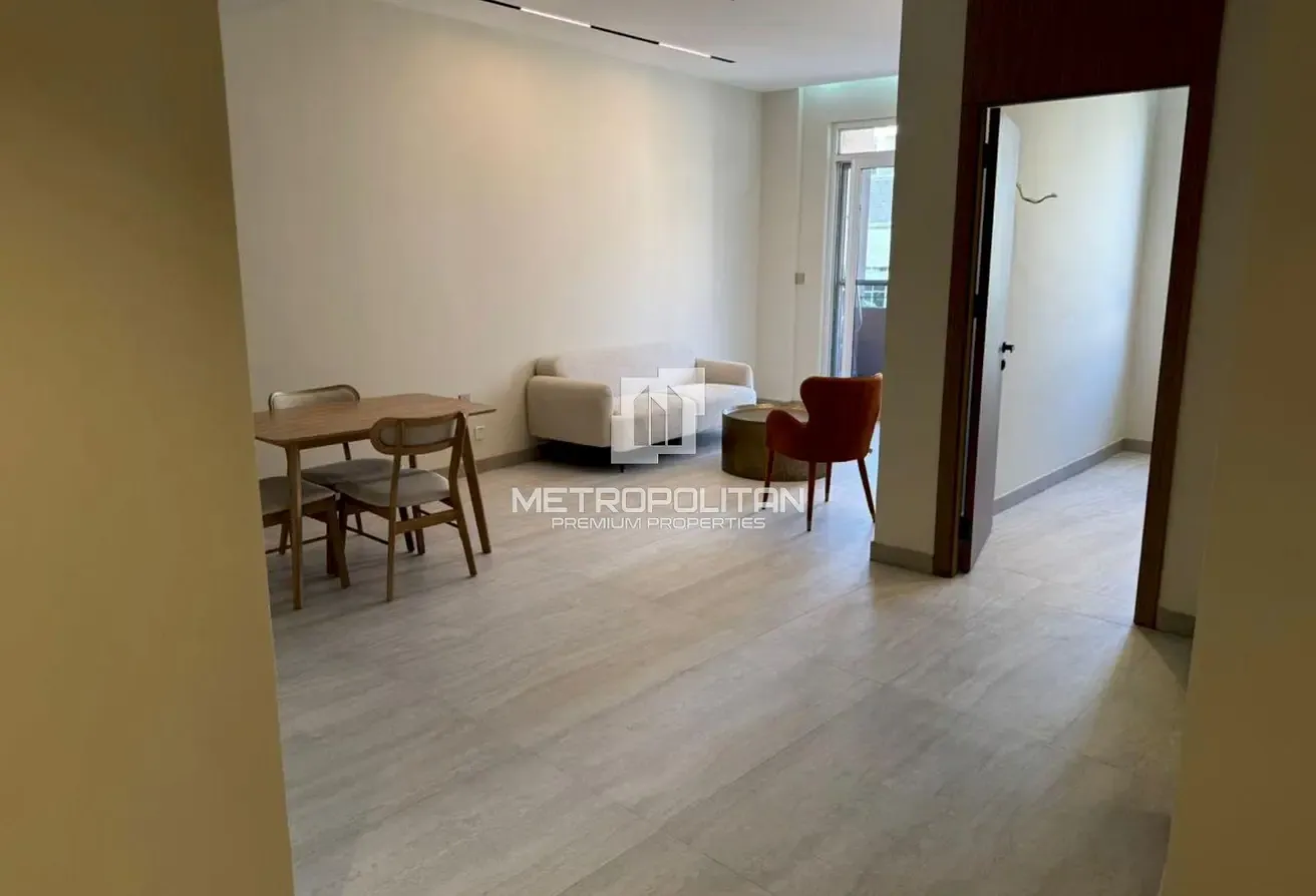 Fully Upgraded 2 Bedrooms | Furnished | Ideal ROI