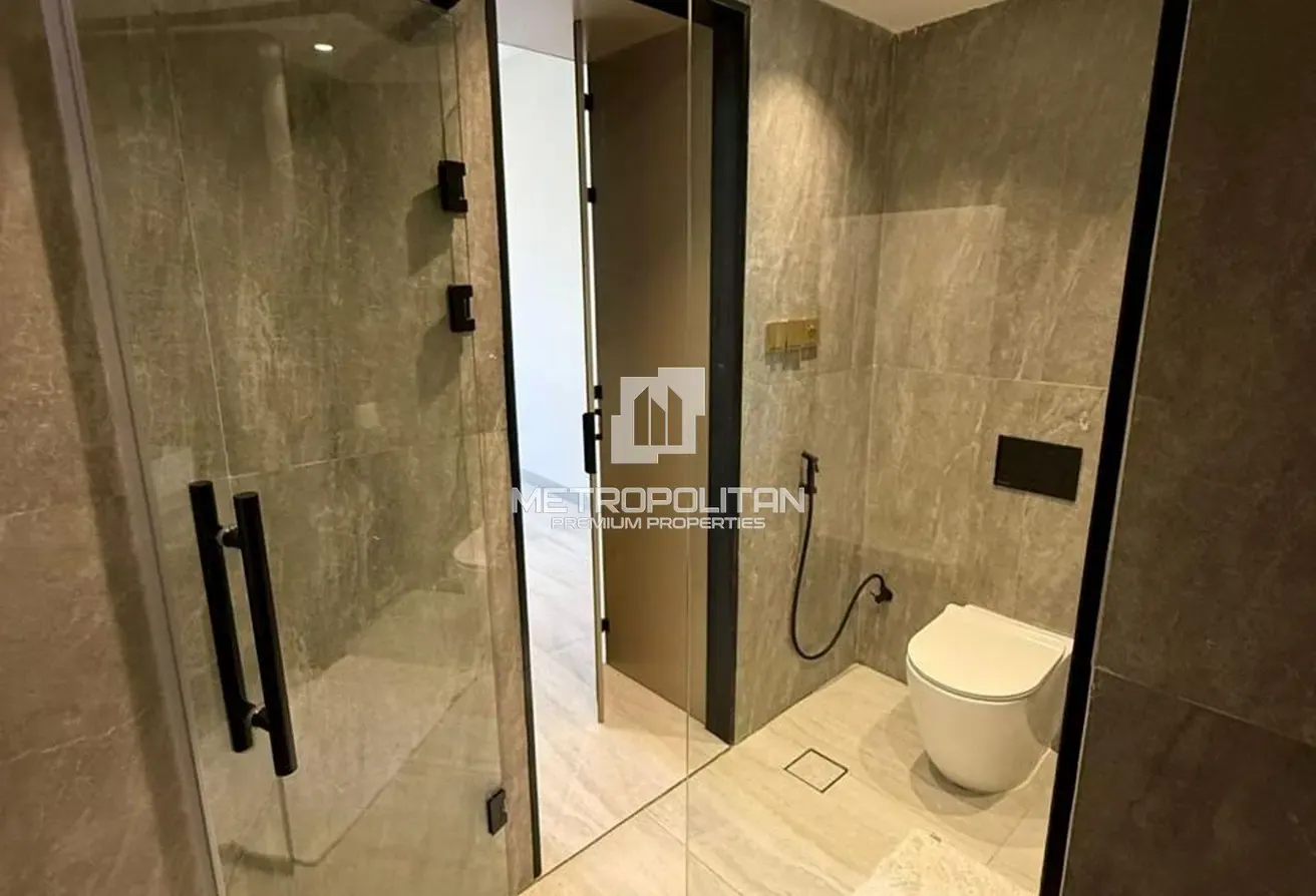Fully Upgraded 2 Bedrooms | Furnished | Ideal ROI