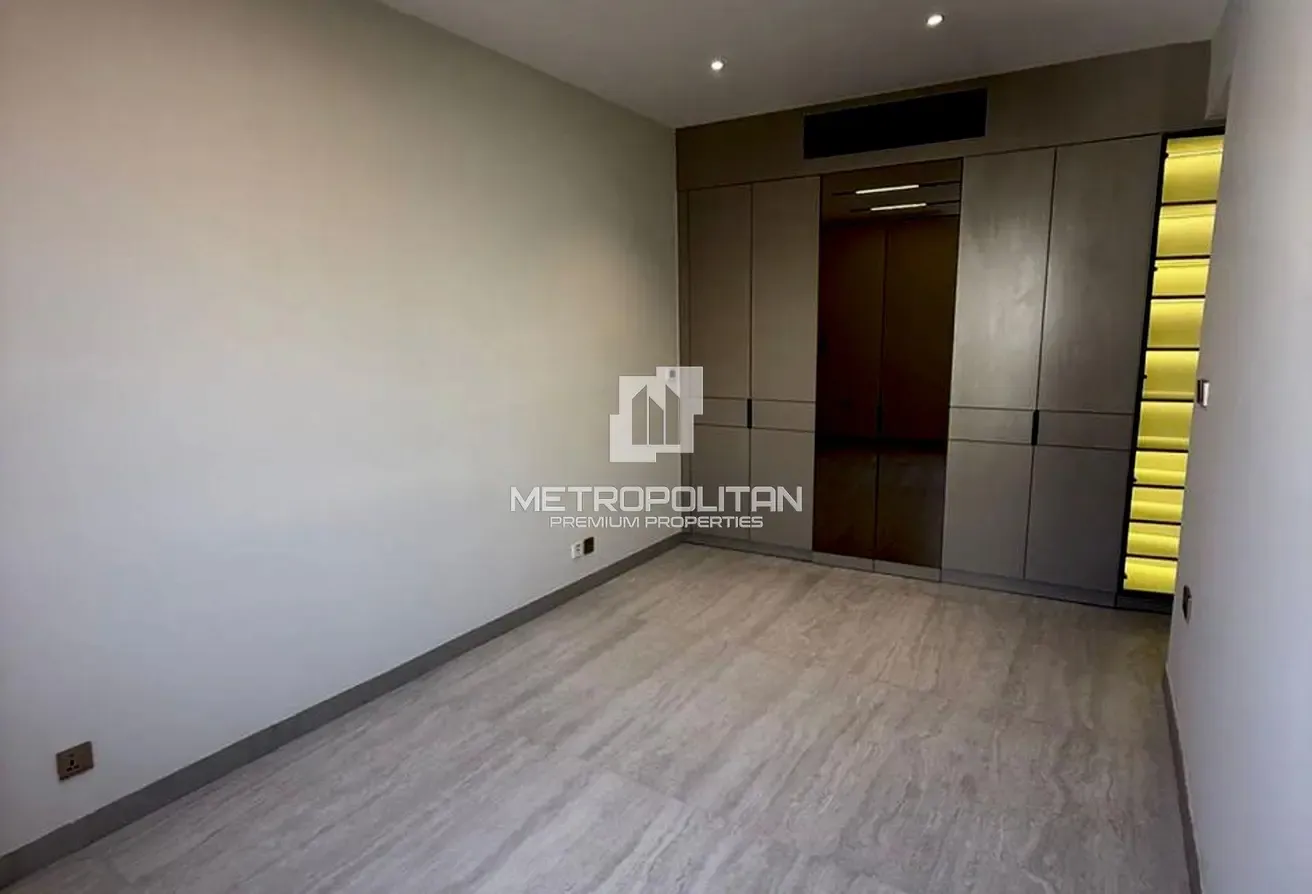 Fully Upgraded 2 Bedrooms | Furnished | Ideal ROI