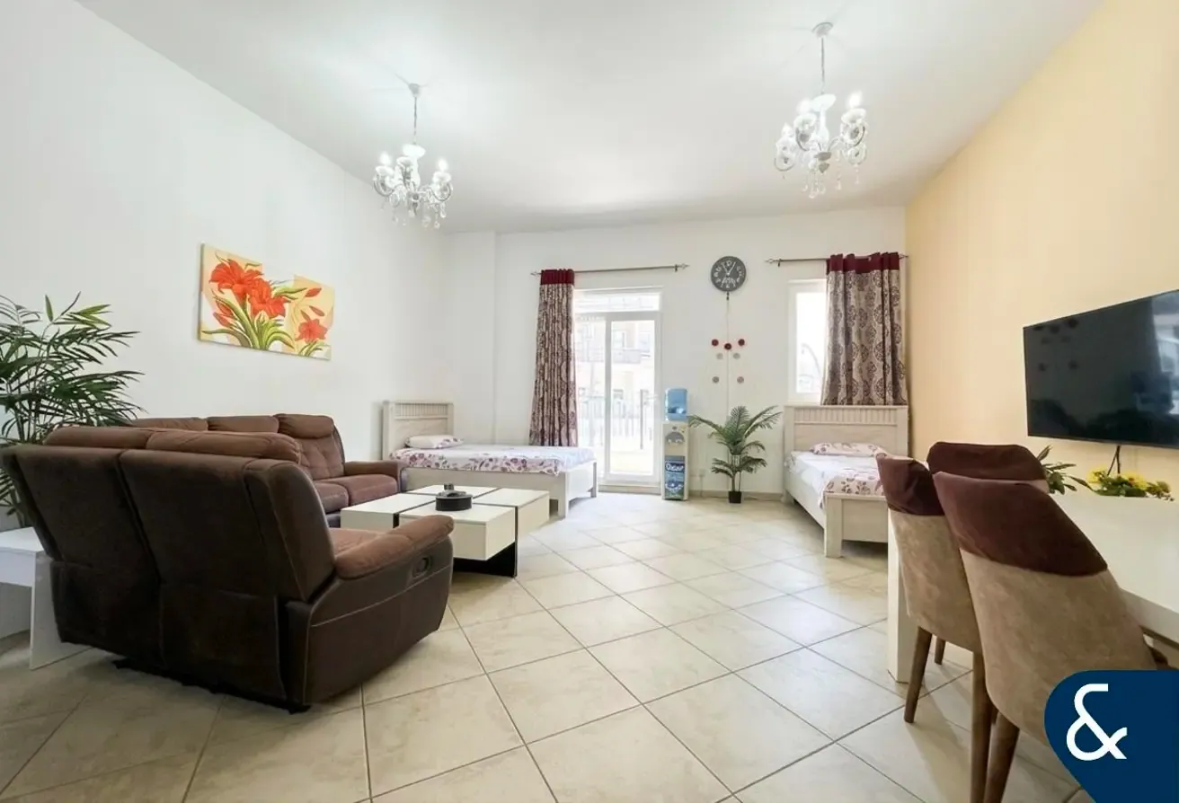 Corner Unit | Vacant On Transfer | Low Floor