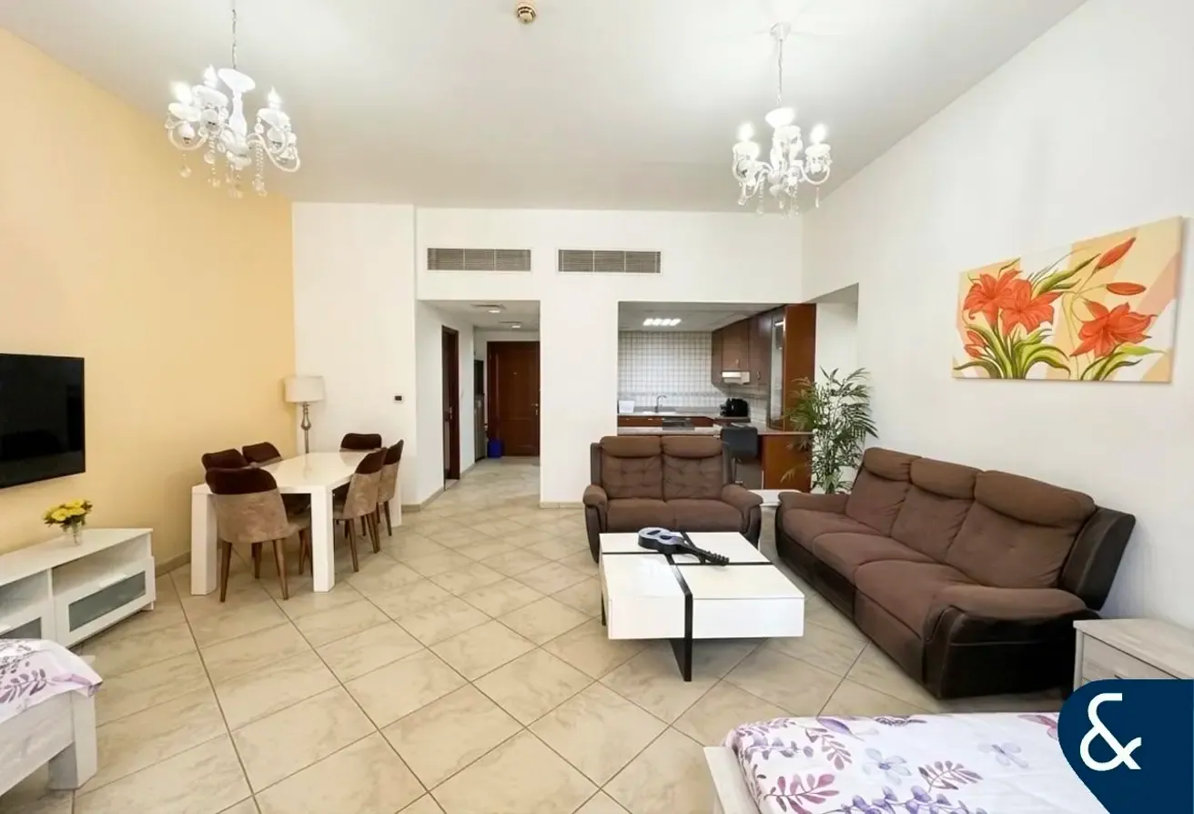 Corner Unit | Vacant On Transfer | Low Floor