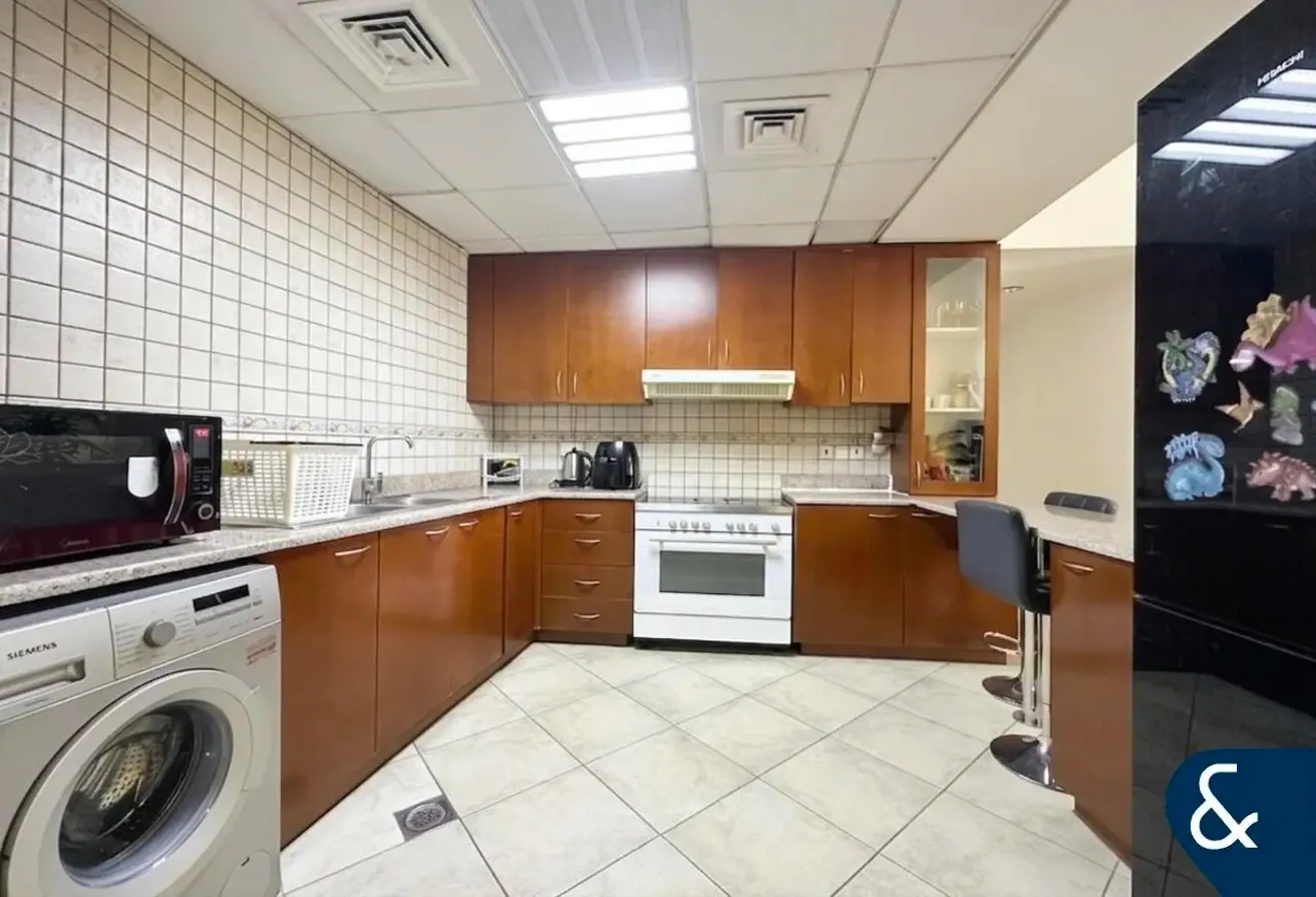 Corner Unit | Vacant On Transfer | Low Floor