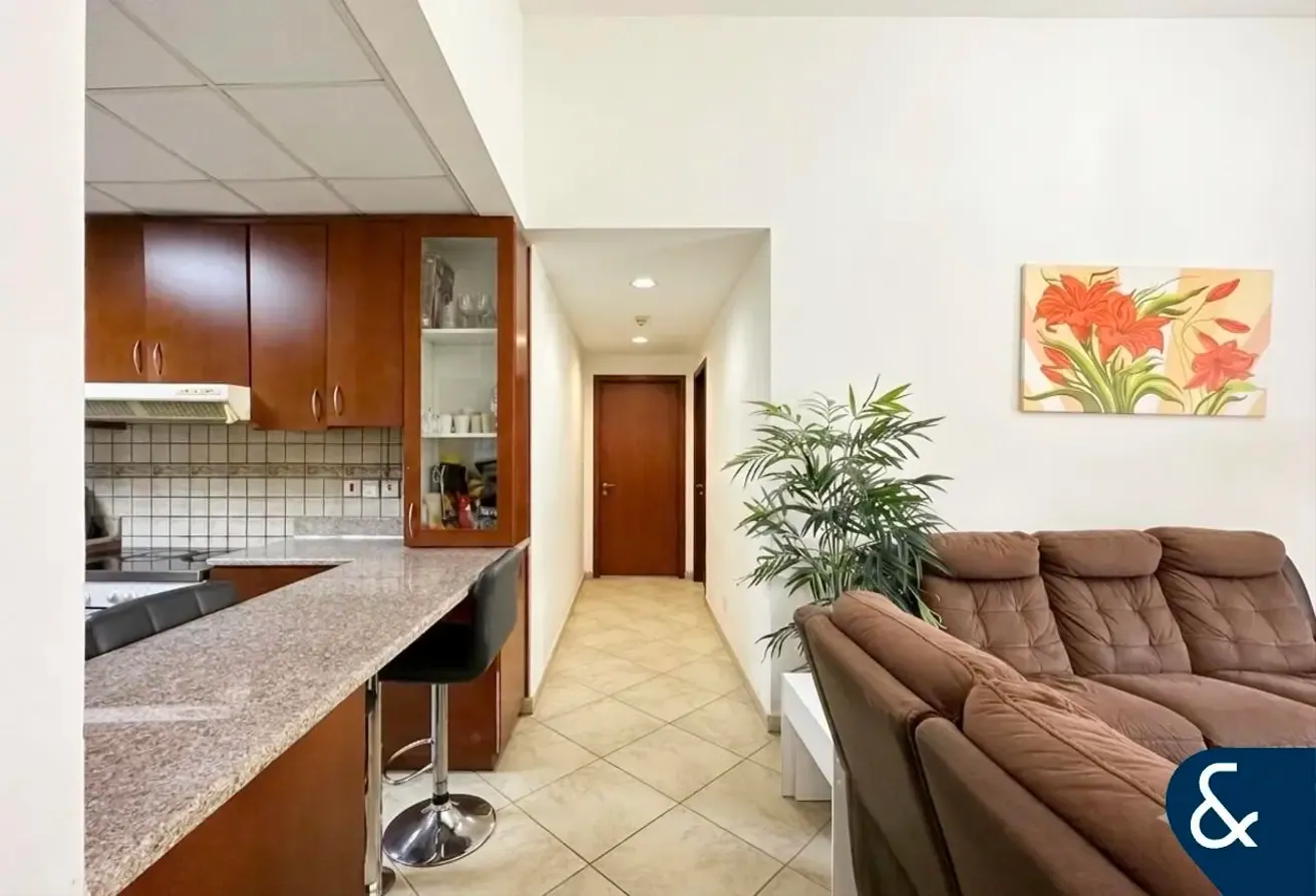 Corner Unit | Vacant On Transfer | Low Floor