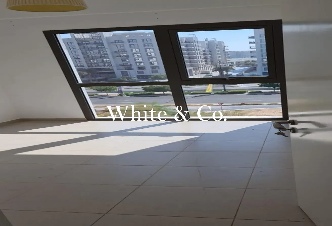 Vacant | Prime location | Spacious Layout