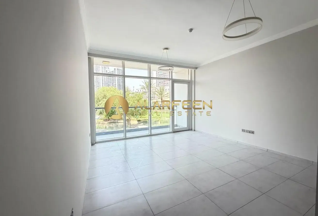 Bright 1 BR | Park Facing | Big Layout