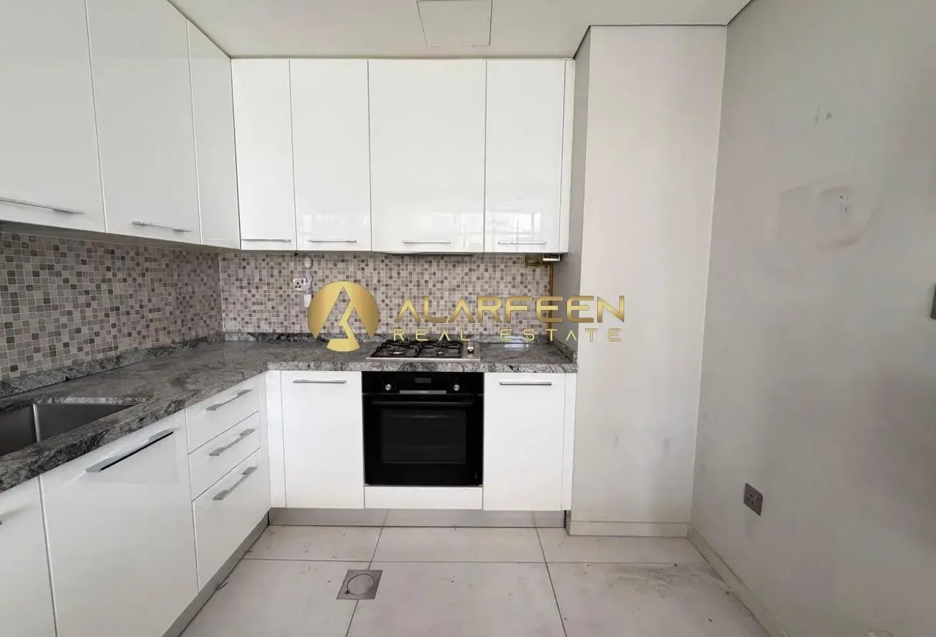 Bright 1 BR | Park Facing | Big Layout