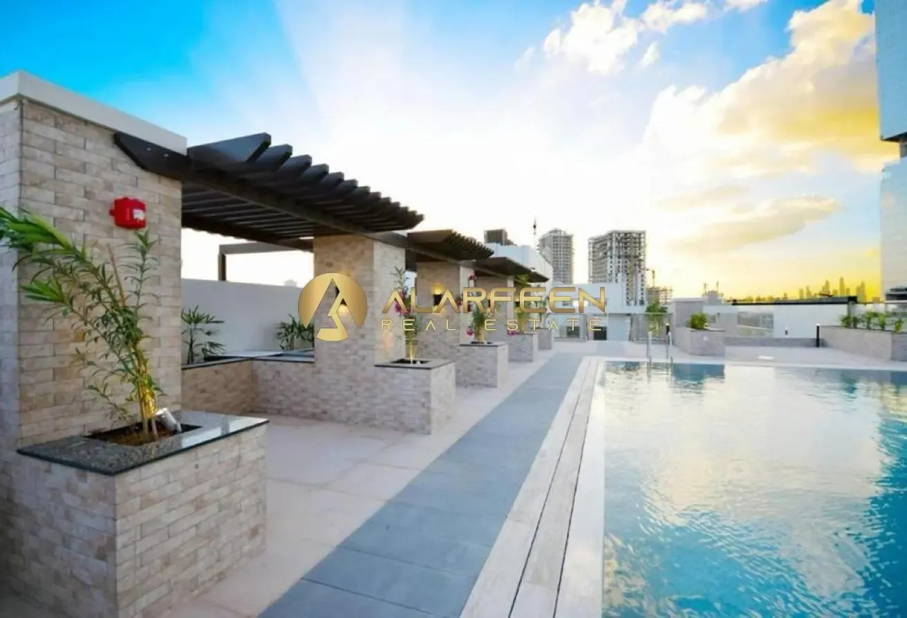 Bright 1 BR | Park Facing | Big Layout