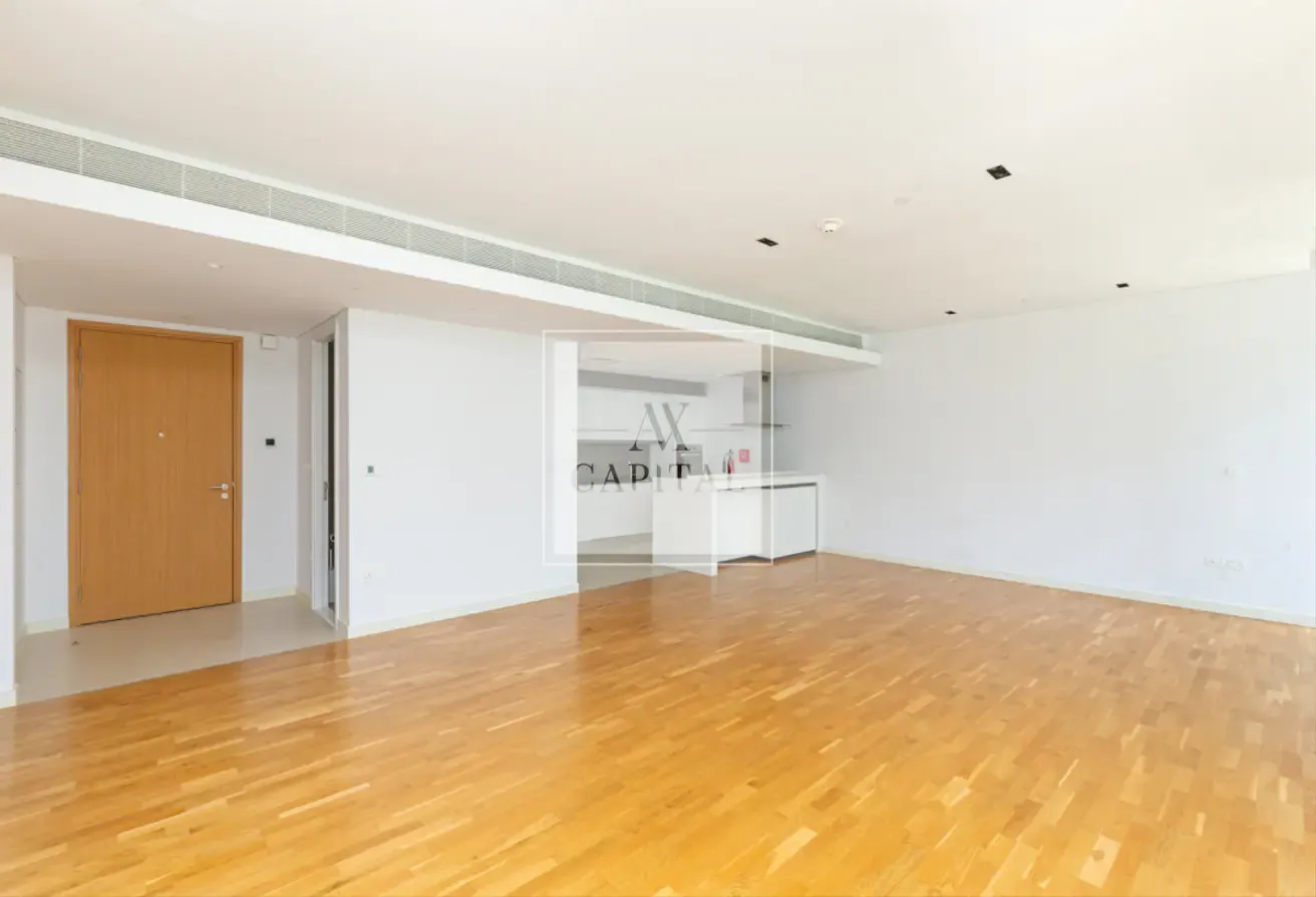 Well priced | Partial Sea View |Vacant on Transfer