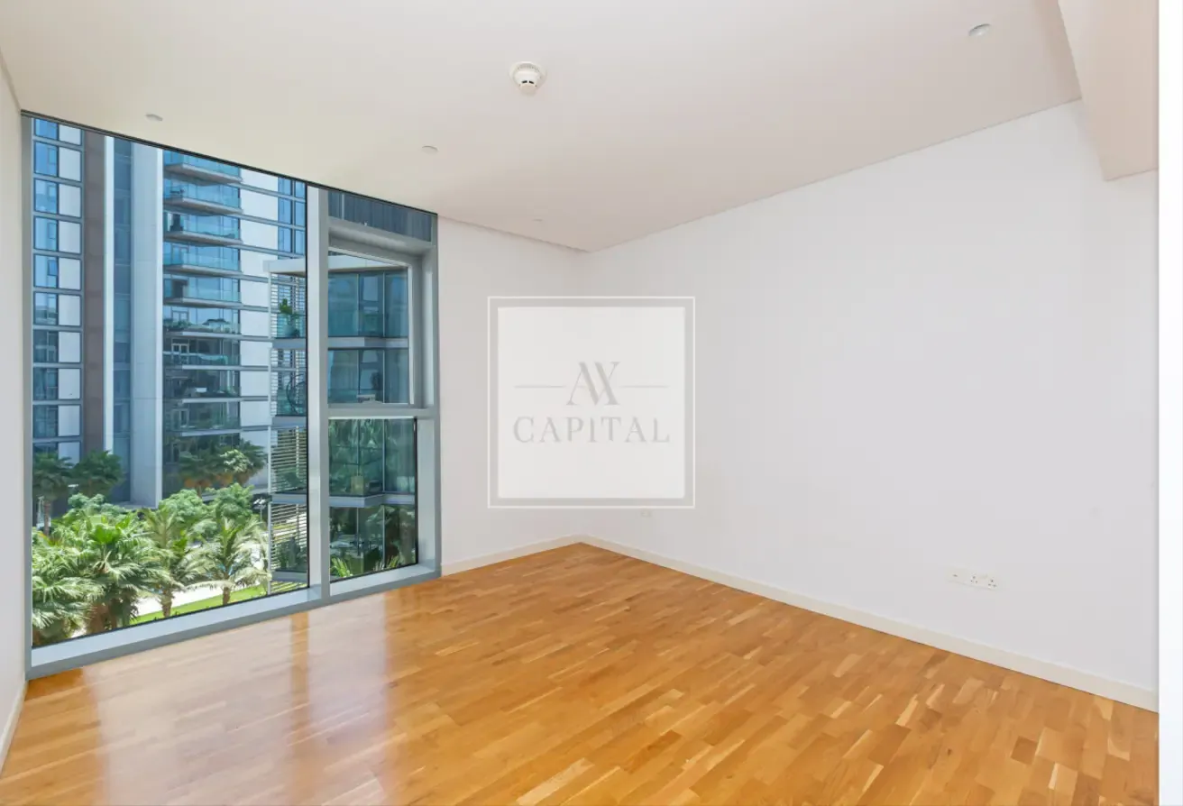 Well priced | Partial Sea View |Vacant on Transfer