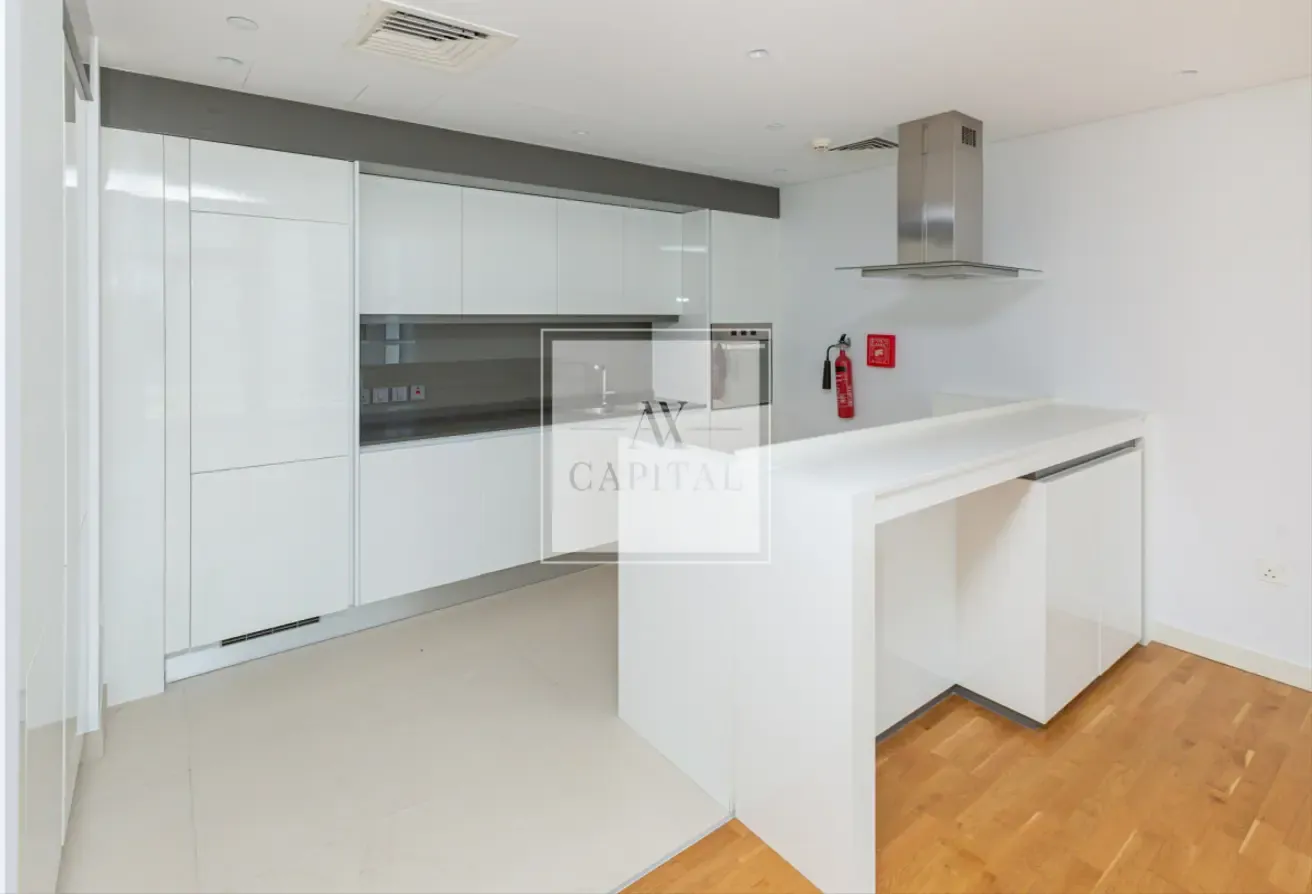 Well priced | Partial Sea View |Vacant on Transfer