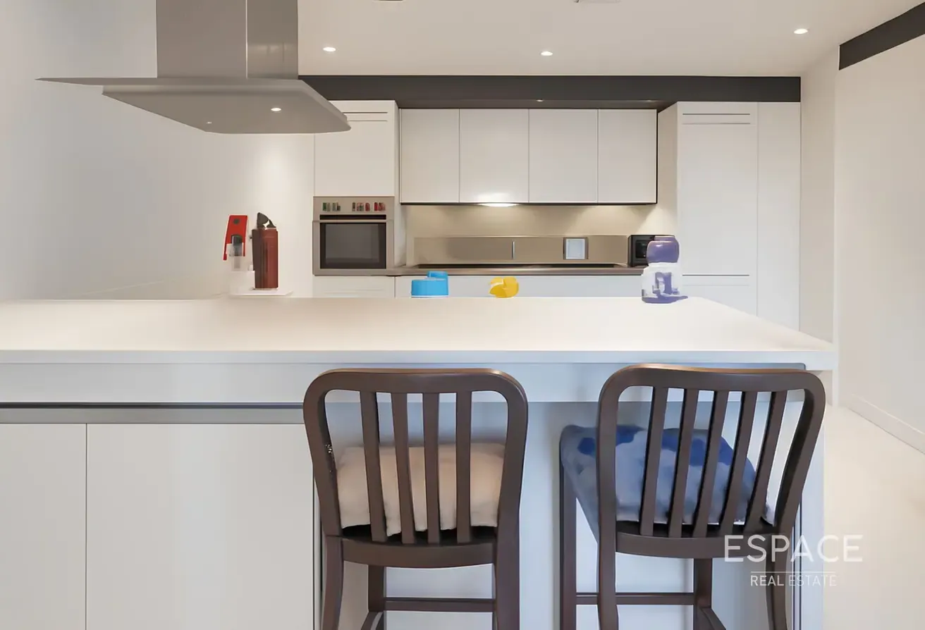 Stunning Views | Vacant | Prime Location