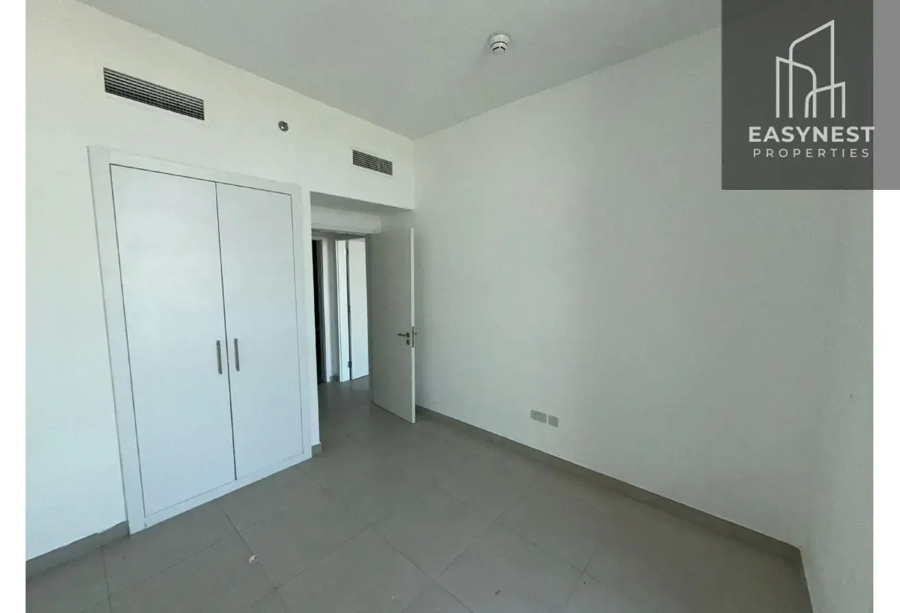 Spacious&Bright | Prime Location | Community View