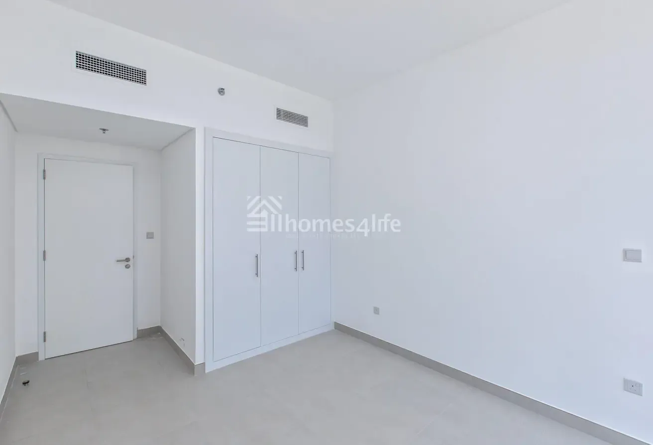 Multiple Options | Balcony | Next to Park & Cafe