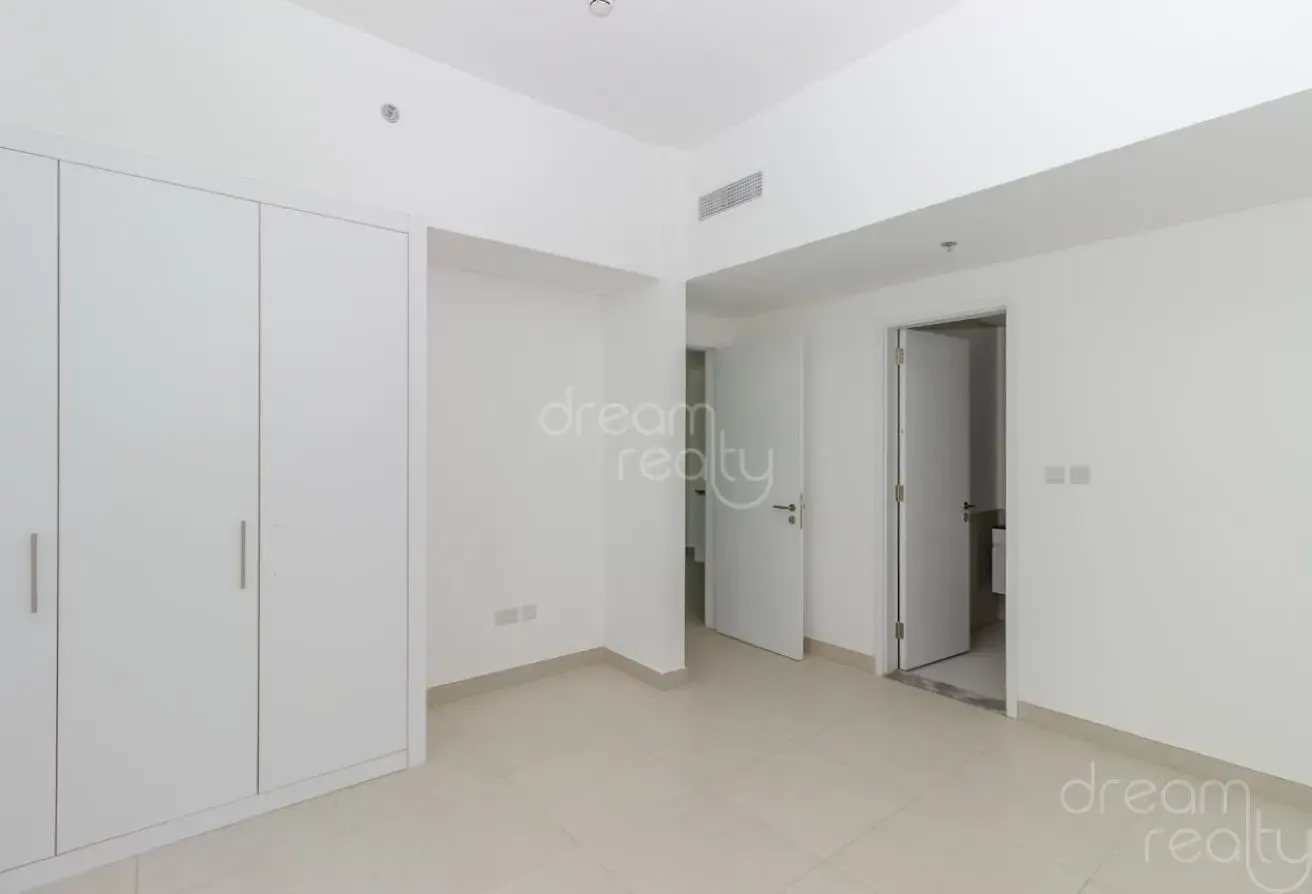 Multiple Units / Great Investment / Good Layouts