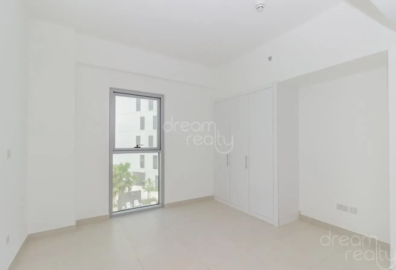 Multiple Units / Great Investment / Good Layouts