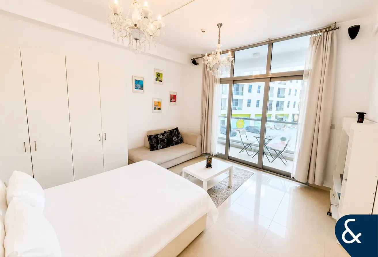 Large Balcony | Vacant Now | 517.74 sq ft